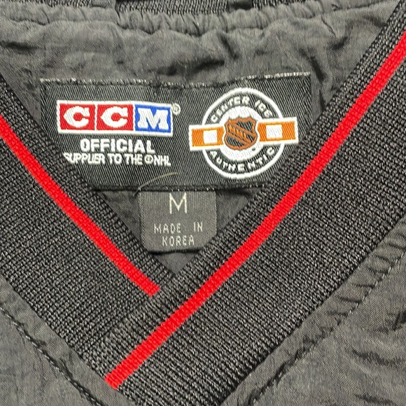 Vintage CCM NHL Chicago Blackhawks Pullover Windbreaker - Picture 2 of 2